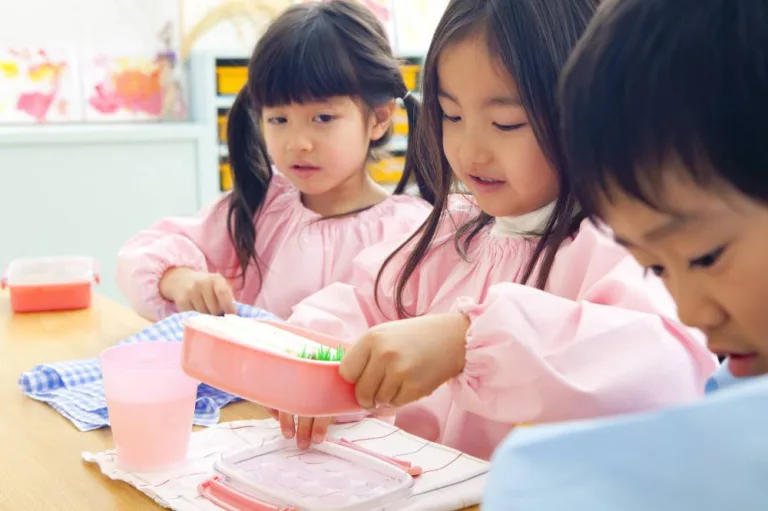 Ajarkan Anak 6 Perkara Ni Bila Sudah Masuk Sekolah, Penting Untuk Anak! Ajarkan Anak 6 Perkara Ni Bila Sudah Masuk Sekolah, Penting Untuk Anak!