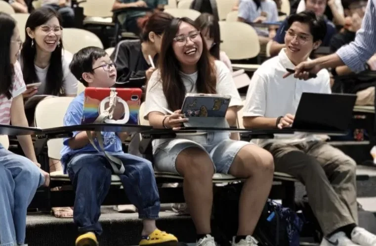 Theodore Kwan, Budak Genius Dari Singapura Pergi Kuliah Universiti!