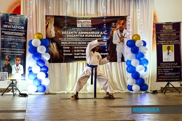 V Vasanth Abhinandan Cipta Sejarah Hebat, Pecah Rekod Karate Atas Paku Selama 10 Minit! 6 V Vasanth Abhinandan Cipta Sejarah Hebat, Pecah Rekod Karate Atas Paku Selama 10 Minit!