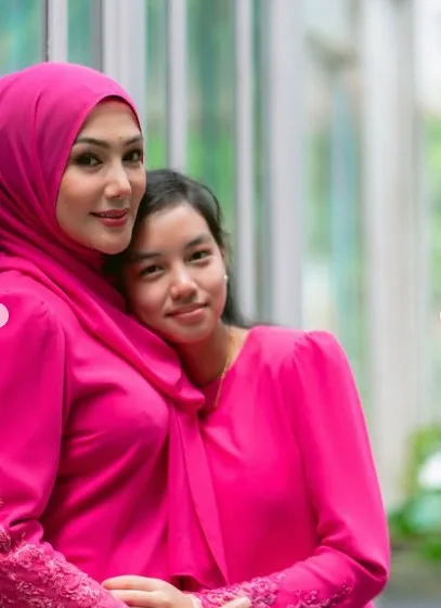 Anak Erra Fazira, Aleesya Terbitkan Buku Pertama! 8 Anak Erra Fazira, Aleesya Terbitkan Buku Pertama!