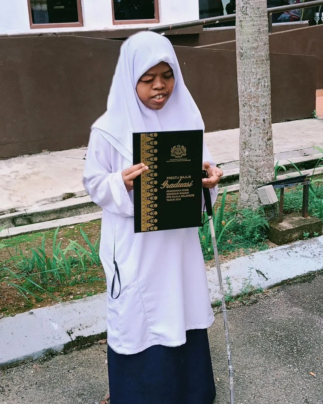 Majlis Graduasi PPKI Paling Sweet, Insyirah Datang Dengan Nenek Tersayang!