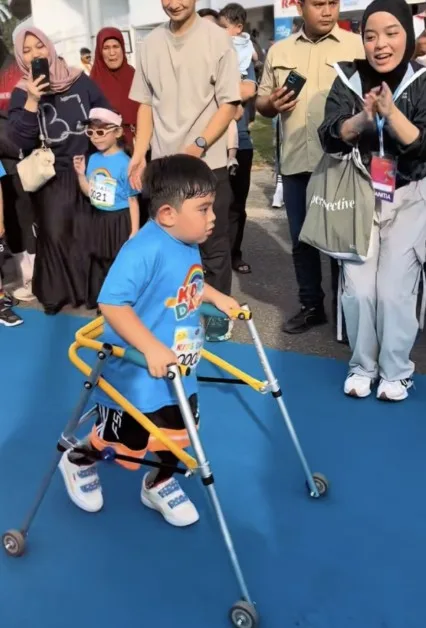 “Nak Lari Macam Dalam YouTube!" Zeeshan Hidap Cerebral Palsy Berjaya Habiskan Larian!