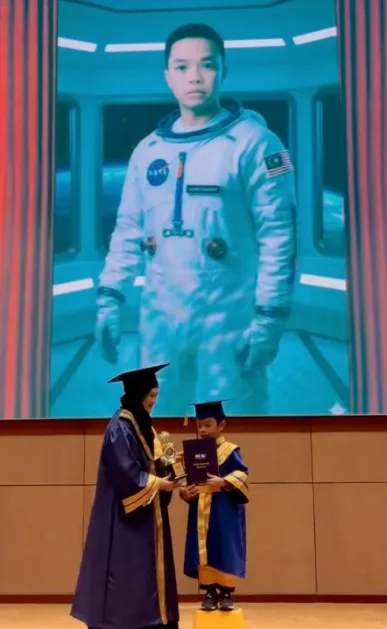 Guna AI Tunjuk Cita-cita Masa Graduation Tadika, Cikgu Power!