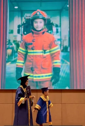 Guna AI Tunjuk Cita-cita Masa Graduation Tadika, Cikgu Power!