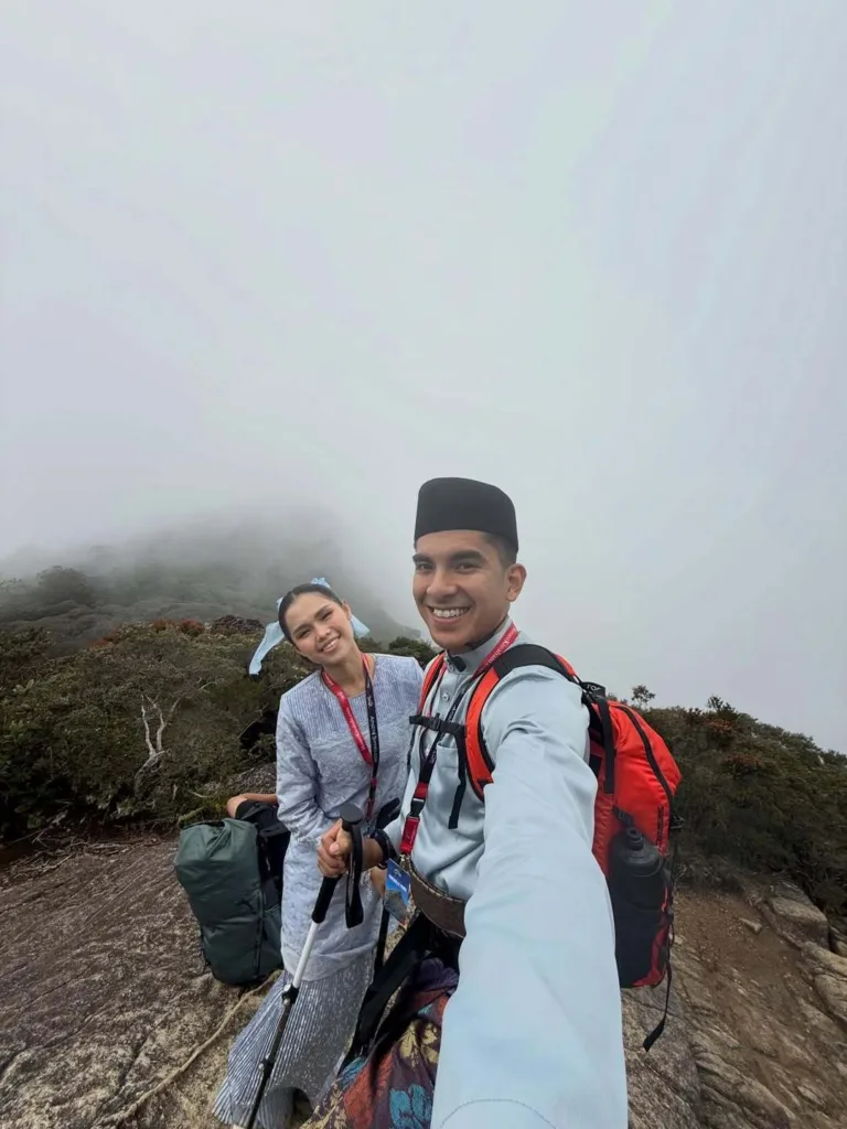 Ayden, Anak Sulung Bella Astillah Berjaya Daki Gunung Kinabalu Pada Usia 9 Tahun!