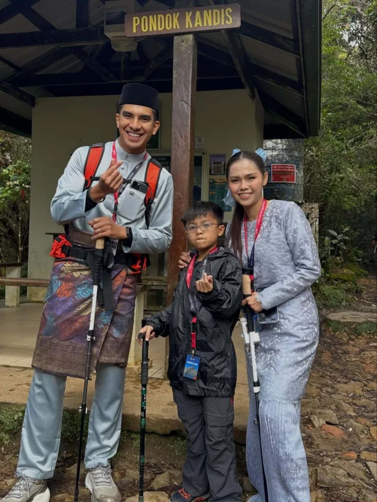 Ayden, Anak Sulung Bella Astillah Berjaya Daki Gunung Kinabalu Pada Usia 9 Tahun!